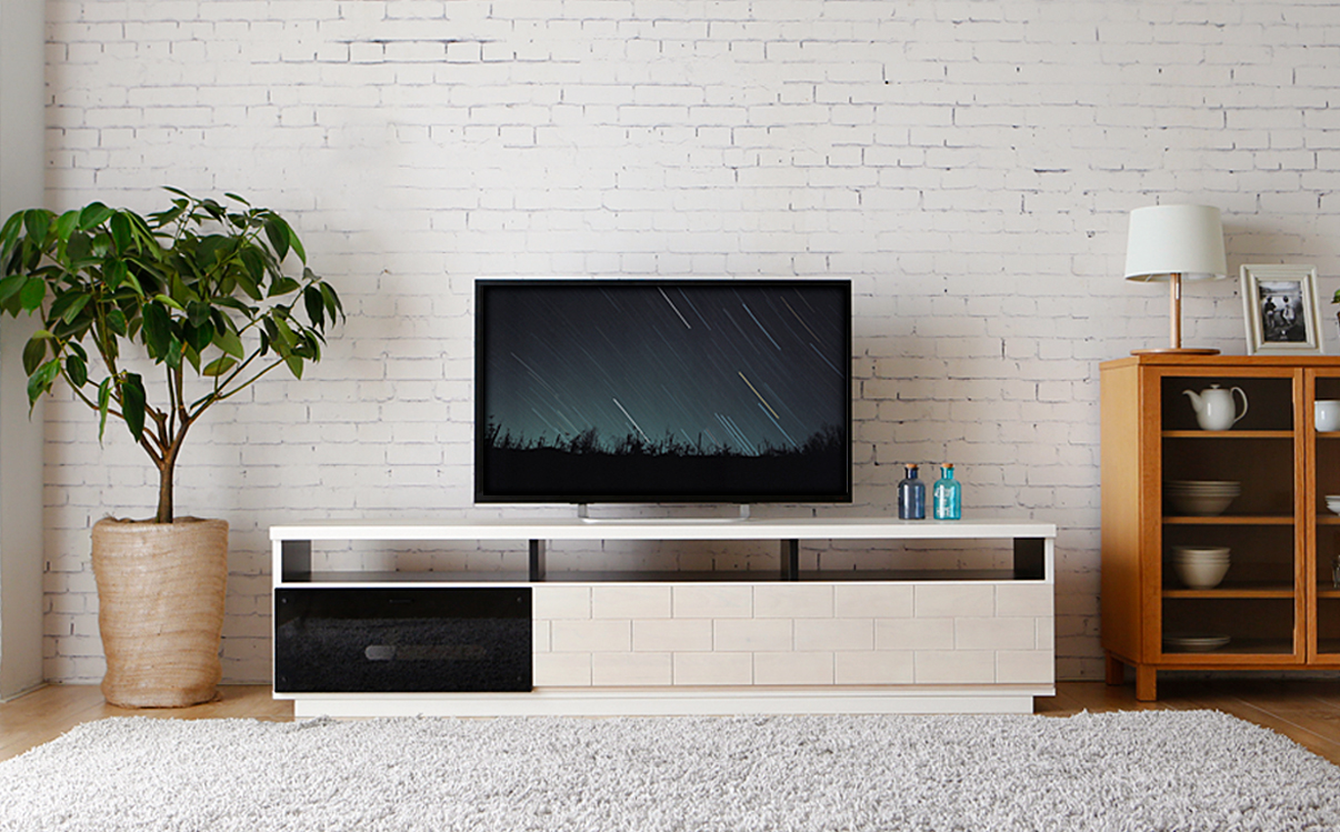 無機質になりがちなテレビ周りをおしゃれな温かみのある空間に 暮らしのライフマガジン