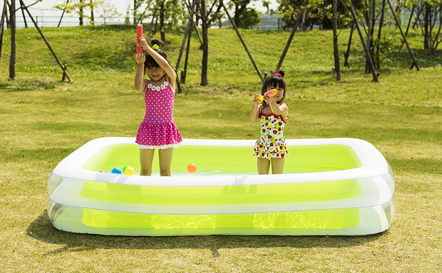 ファミリープールで最高の夏の思い出を！